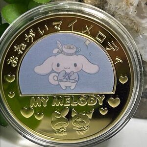 Cinnamon Roll Hello Kitty 24k collective coin